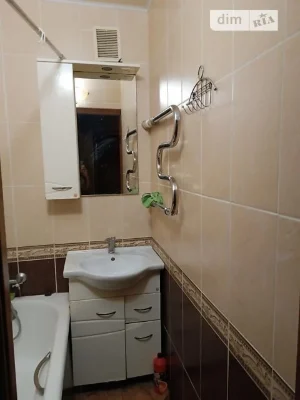 Здається в оренду кімната на вулиці Азербайджанська, 8Б, на довгий термін
