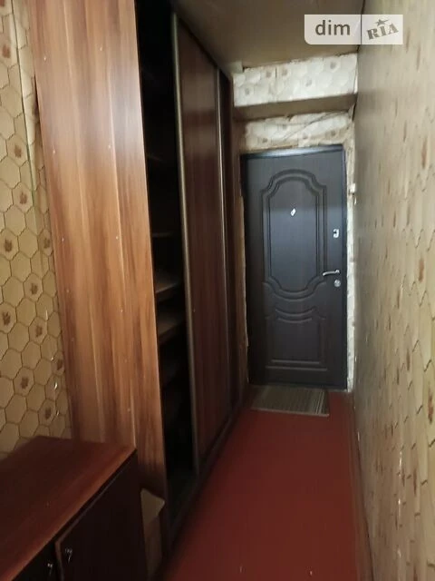 Здається в оренду кімната на вулиці Азербайджанська, 8Б, на довгий термін