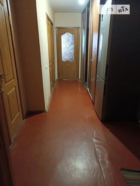 Здається в оренду кімната на вулиці Азербайджанська, 8Б, на довгий термін