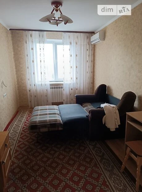 Здається в оренду кімната на вулиці Азербайджанська, 8Б, на довгий термін