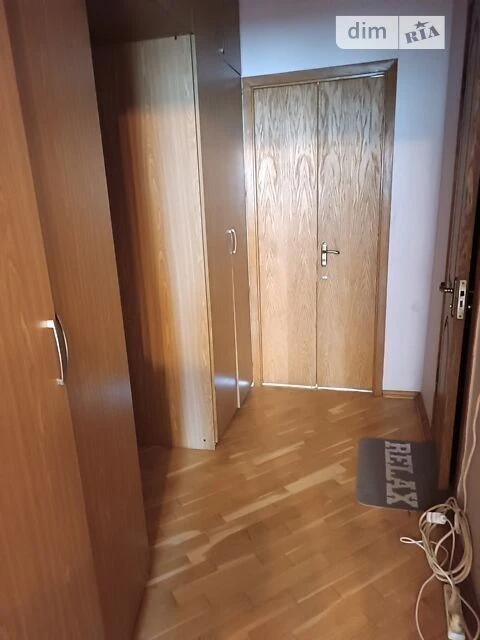 Здам в оренду кімнату на вул. Микільсько-Слобідська 6/2 довг