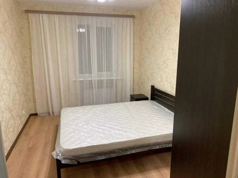 Selling a 3-room apartment in the Botanical Garden with major renovations.
