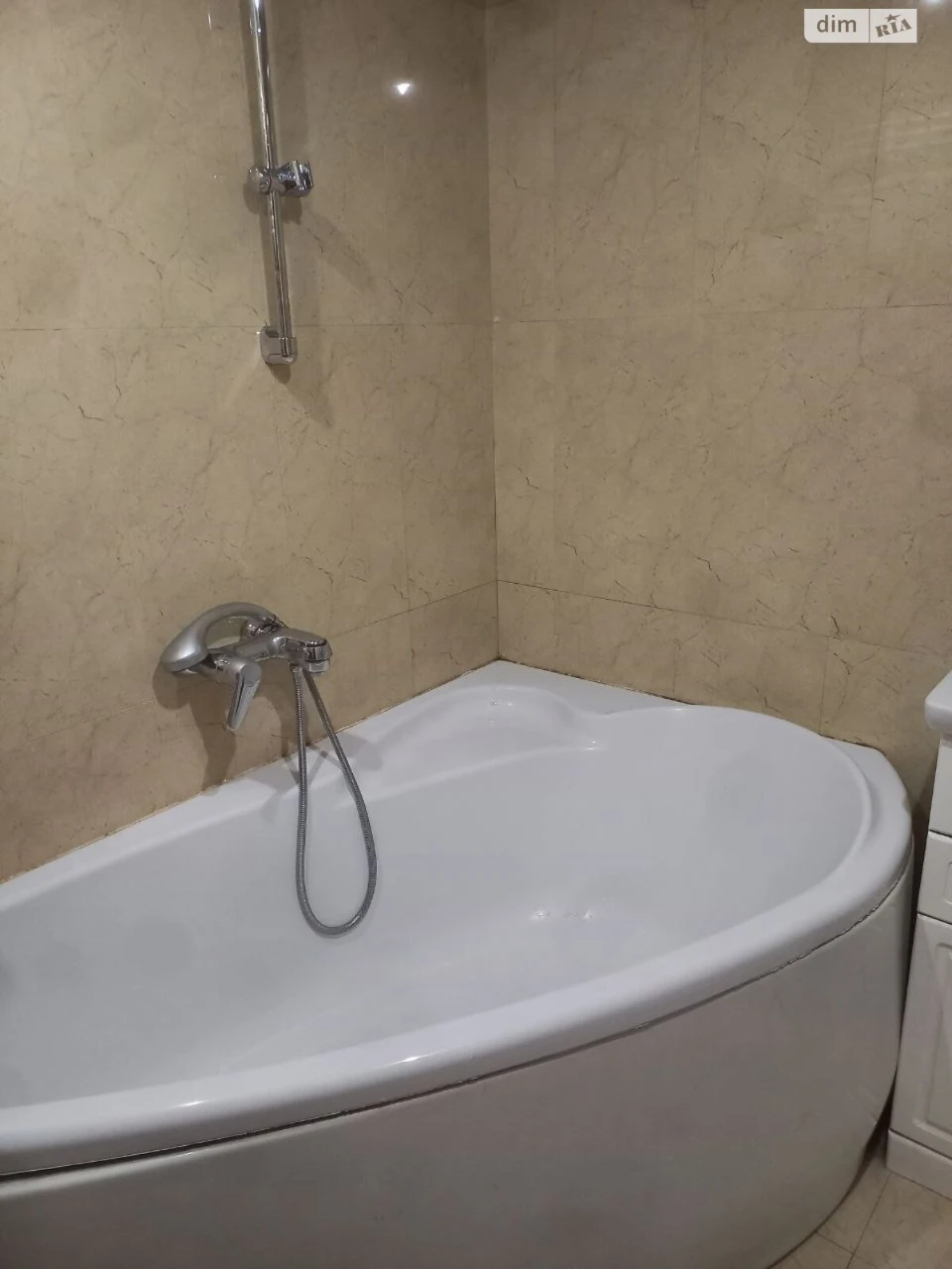 Long-Term Rental Room in Oleksandrivs'ka Slobidka