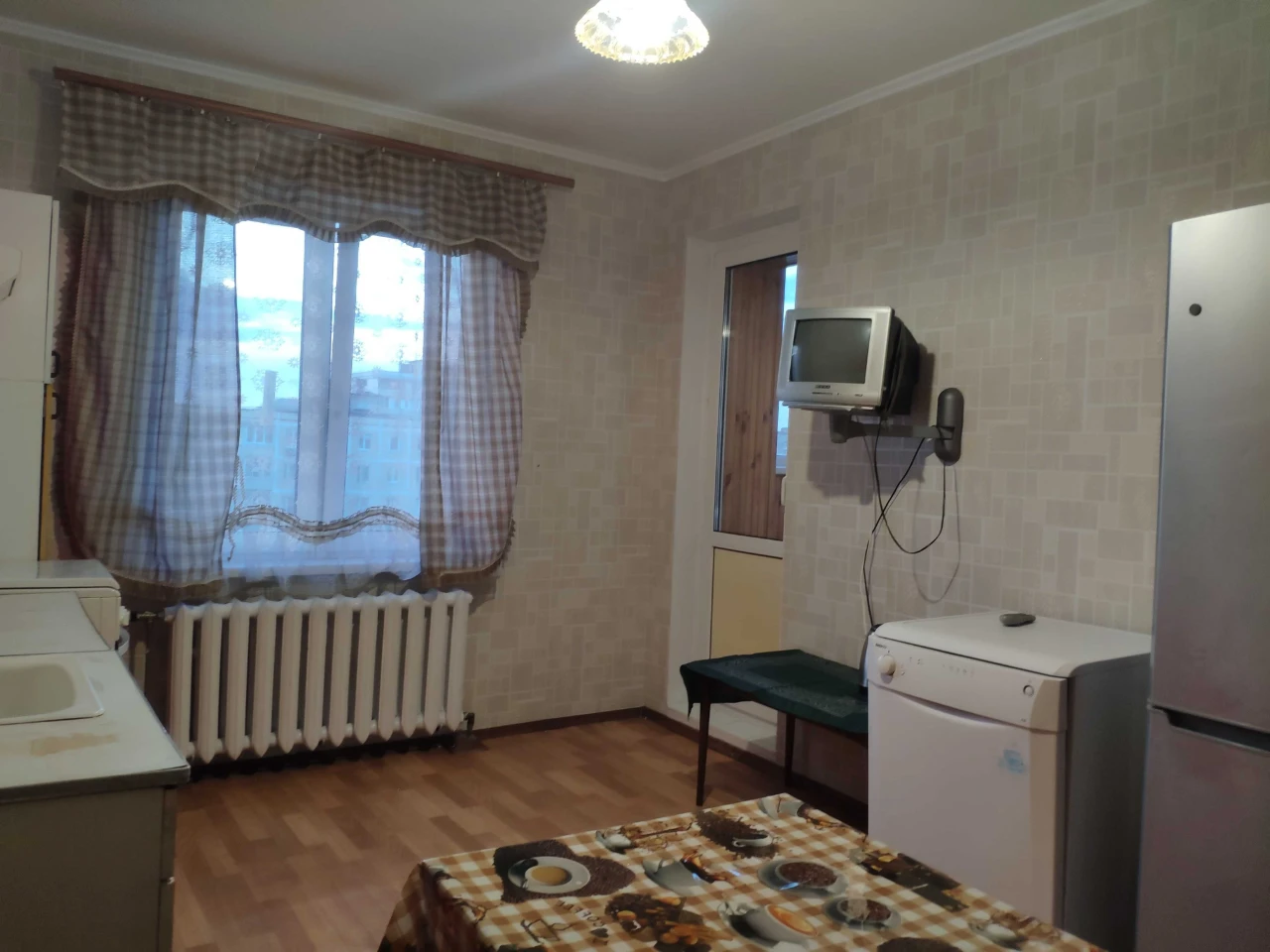 Окрема кімната 16 м² "під ключ" БЕЗ КОМПЛЕКТА НЕЛЕЖНОГО гарний стан