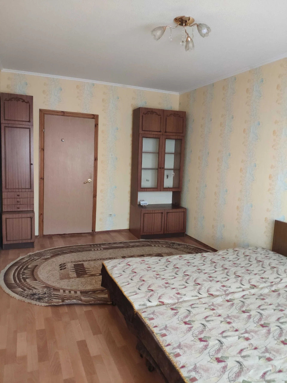 Окрема кімната 16 м² "під ключ" БЕЗ КОМПЛЕКТА НЕЛЕЖНОГО гарний стан