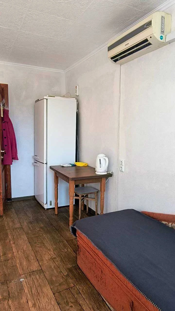 Rent of a room in a dormitory, вул. Akademika Koroleva 9B