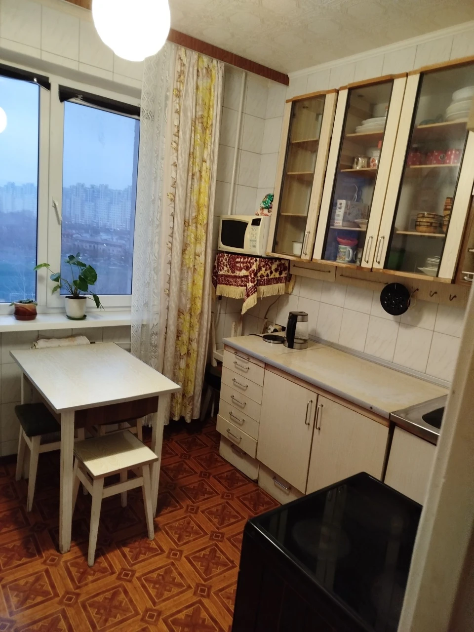 Сдается комната в 3-комнатной квартире на Виноградаре