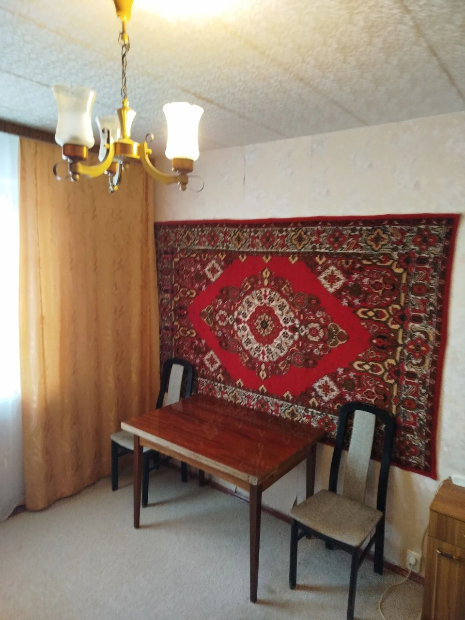 Сдается комната в 3-комнатной квартире на Виноградаре