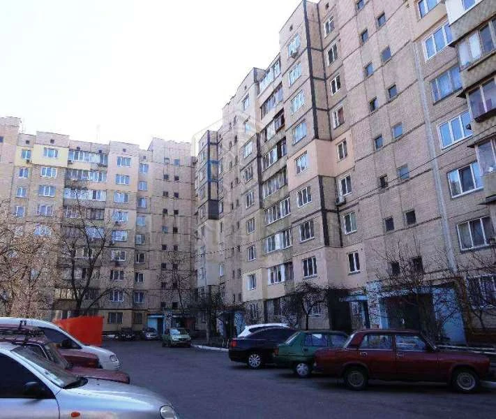 Здам окрему кімнату для дівчини або чоловіка.