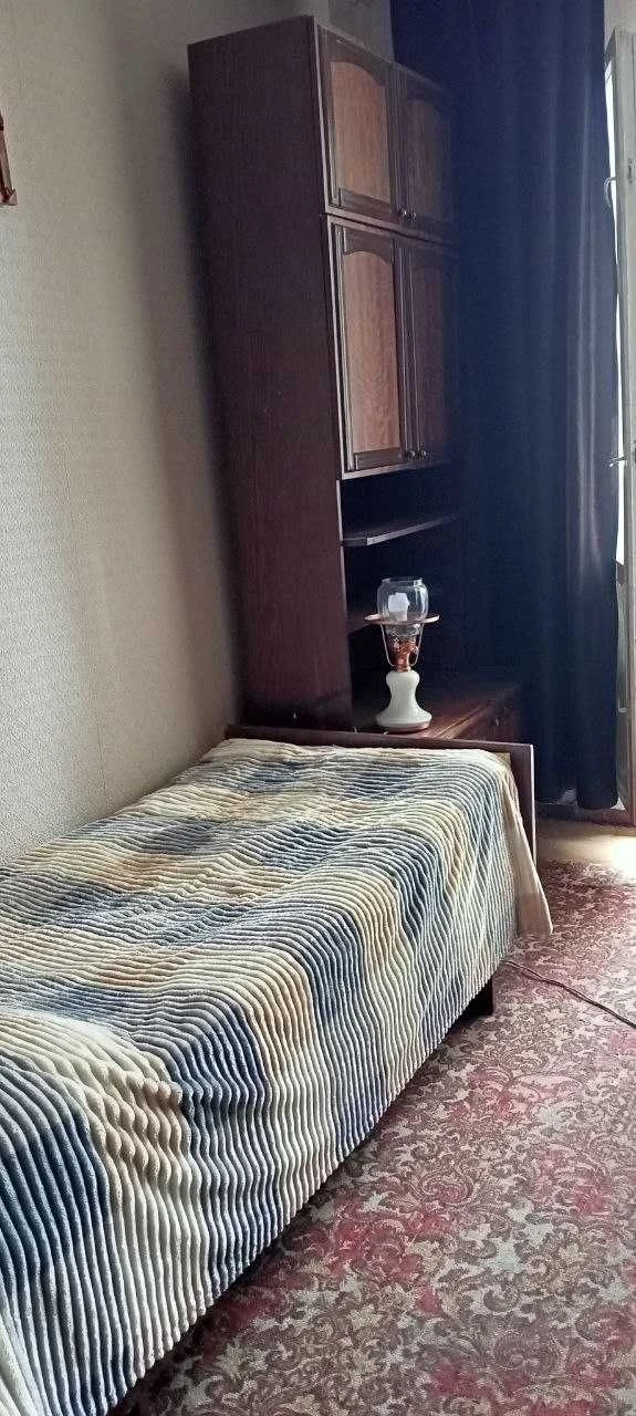 Здам окрему кімнату для дівчини або чоловіка.