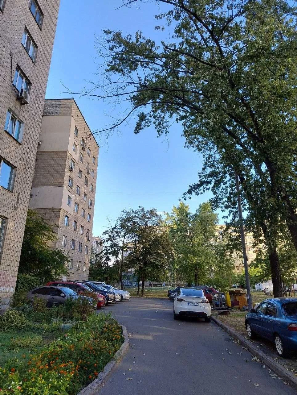 Сдам комнату в Киеве, район Радужного, ул. Петра Вершиго