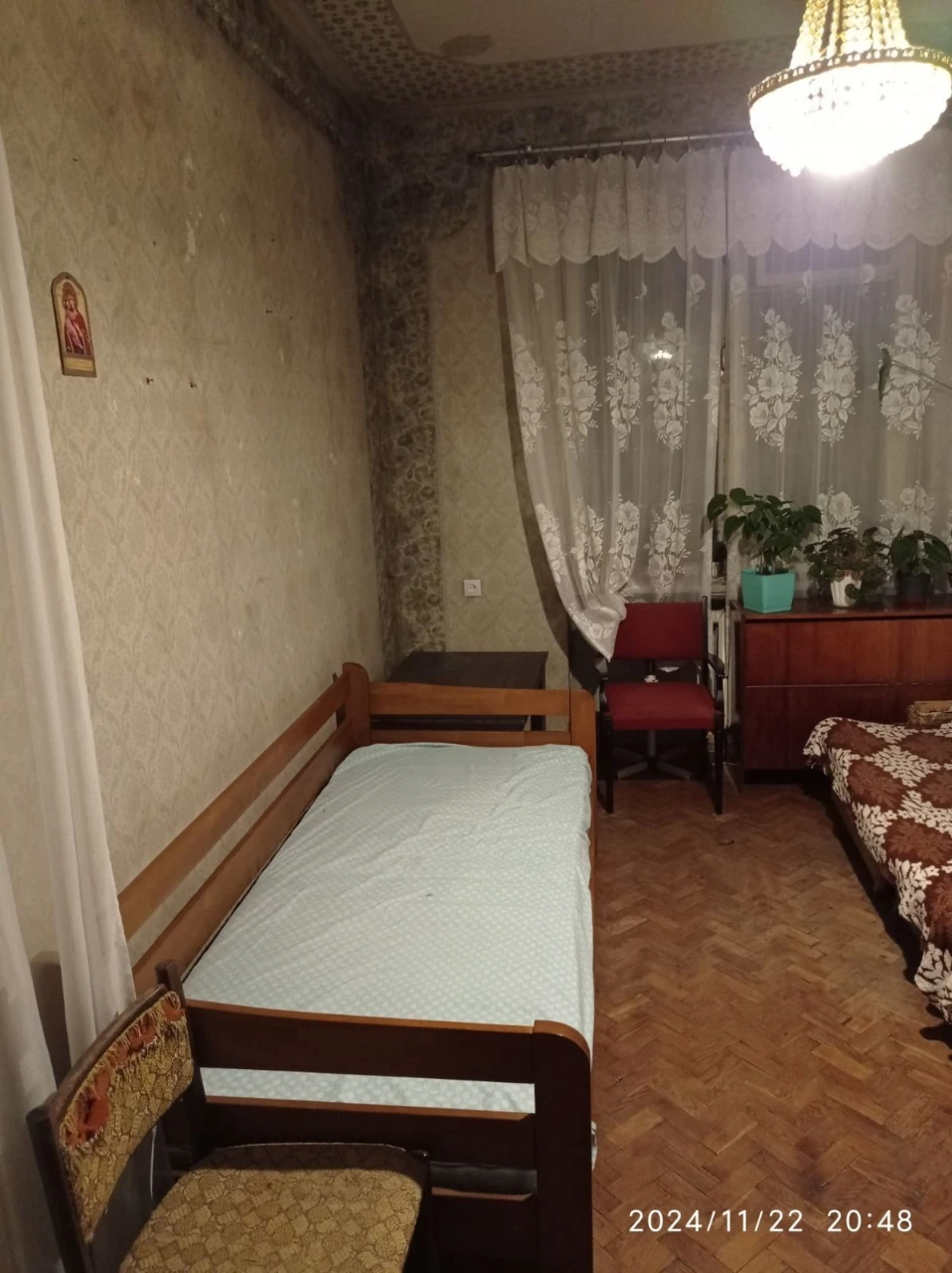 Здаються  мебльована 1 кімната в 3-кімнатній квартирі.