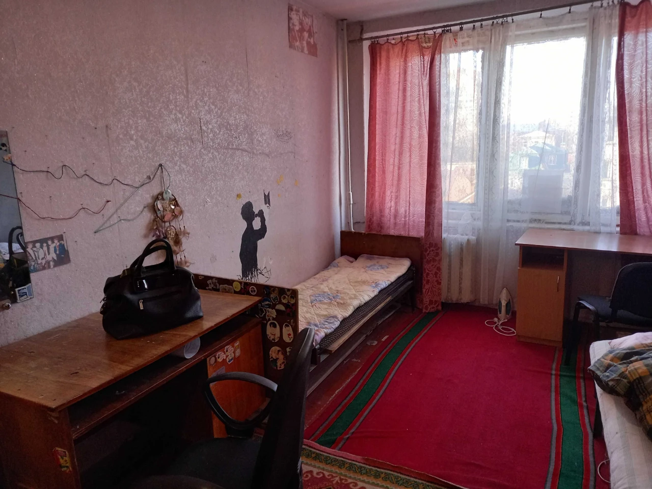 Сдам комнаты в общежитиях на проспекте Науки и Набережной Победы
