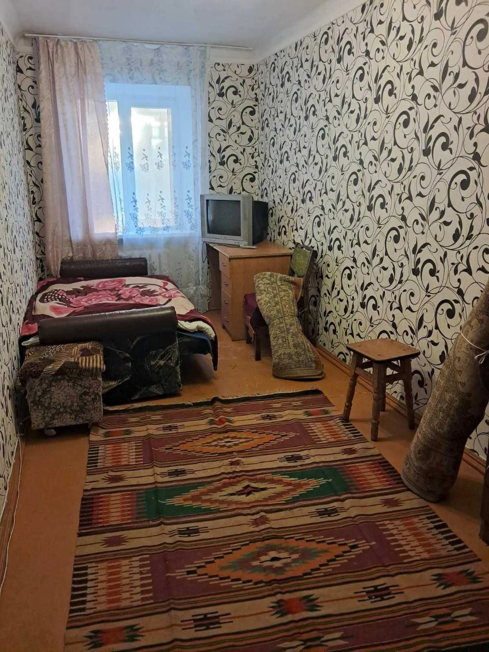 Rent a room in an apartment. Center, Ozerka market area. Can be rented.