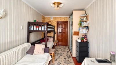 For sale: Spacious room of 26.6 sq m in Vyshenka.