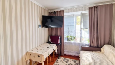 For sale: Spacious room of 26.6 sq m in Vyshenka.