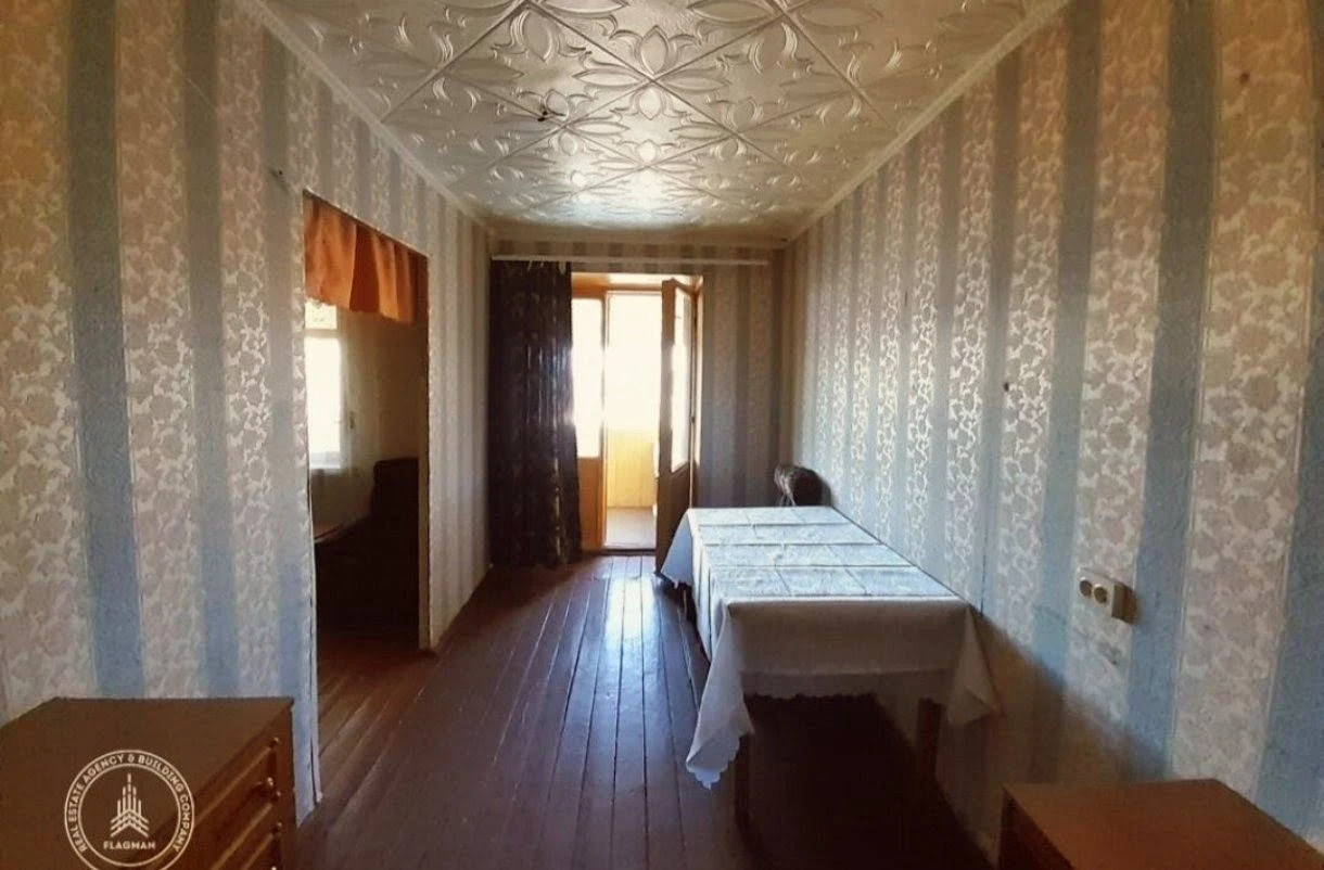 Продается просторная комната в общежитии с балконом, 36 м²