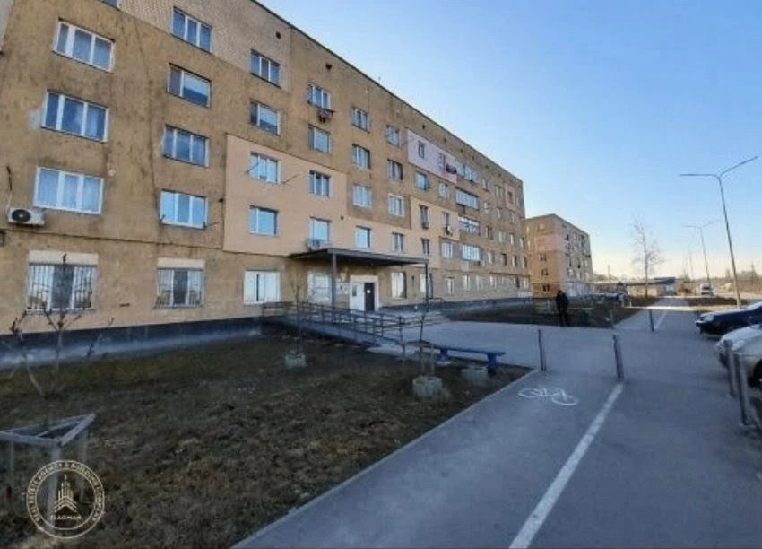 Продается просторная комната в общежитии с балконом, 36 м²