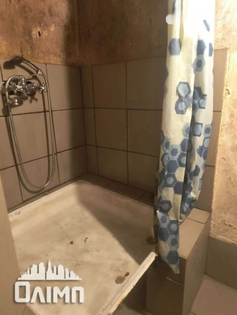 (5) Продам кімнату в гуртожитку по вул.Зулінського 3979
