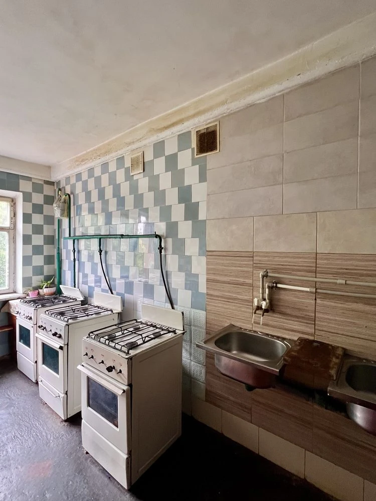 Продаж 2-х кімнат в гуртожитку на Київській!!