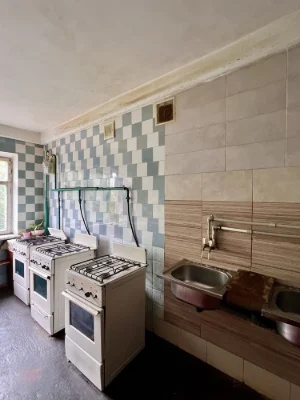 Продаж 2-х кімнат в гуртожитку на Київській!!