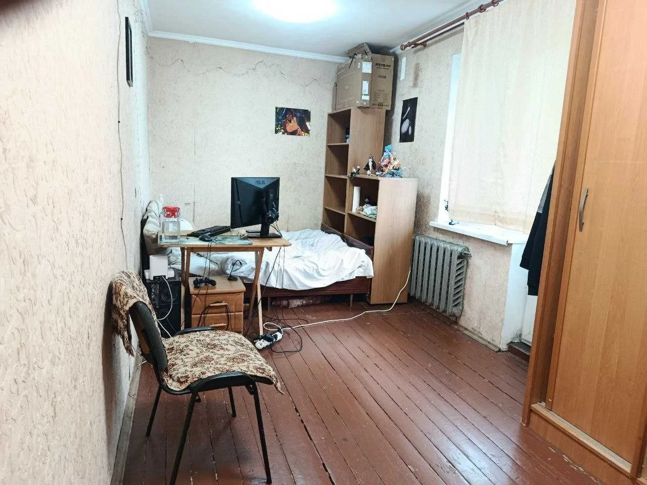 Продається 2-кімнатна квартира в гуртожитку Польова