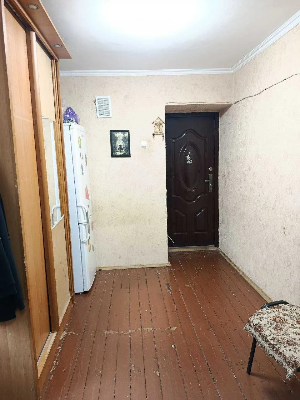 Продається 2-кімнатна квартира в гуртожитку Польова