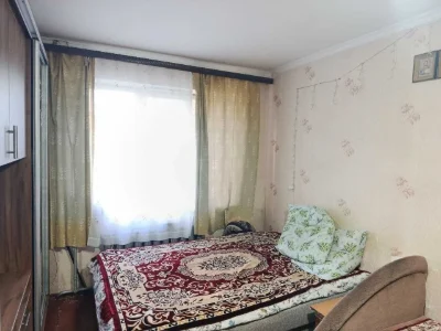 Продається 2-кімнатна квартира в гуртожитку Польова