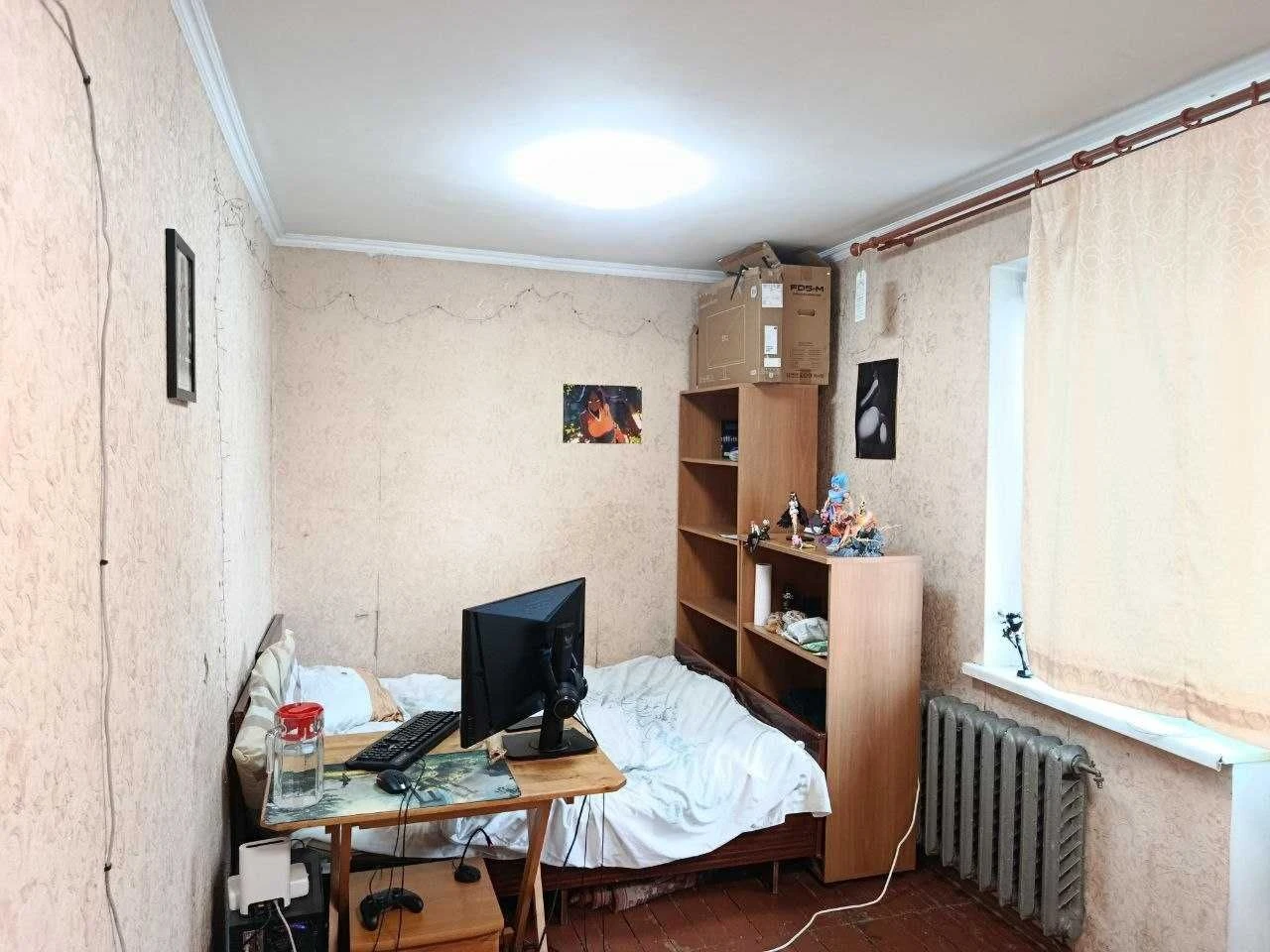 Продається 2-кімнатна квартира в гуртожитку Польова