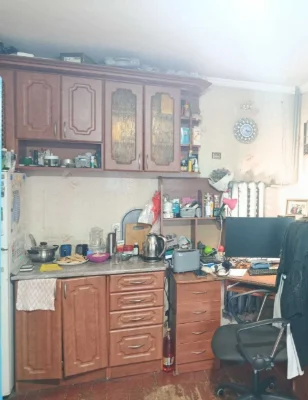Продається 2-кімнатна квартира в гуртожитку Польова