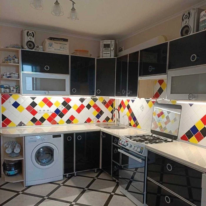 I am selling a 2-room apartment with European renovation in a residential condition. Brick building