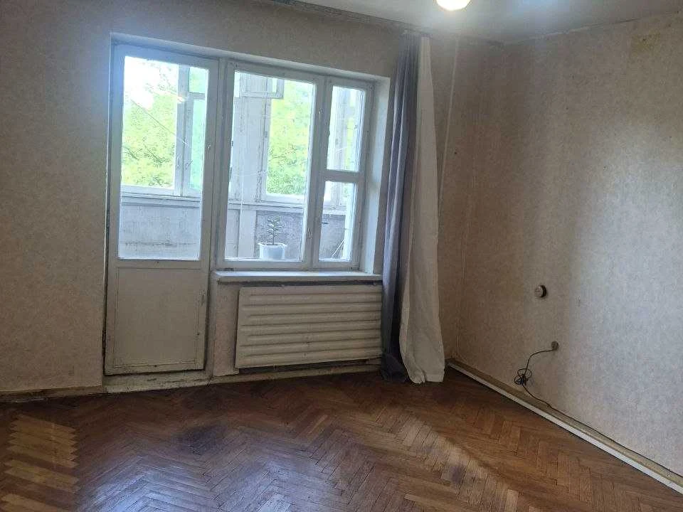 Квартира. Киев, Романа Ратушного ул. (Волгоградская)