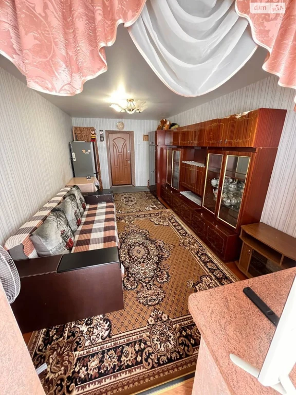 Sale Room Grechanі distant
