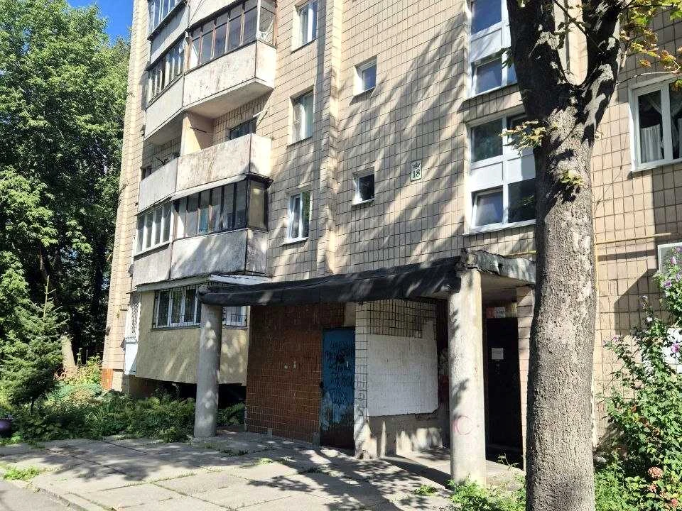 Квартира. Киев, Романа Ратушного ул. (Волгоградская)
