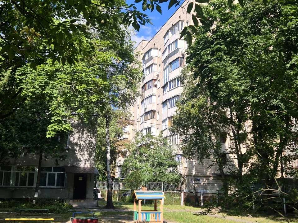 Квартира. Киев, Романа Ратушного ул. (Волгоградская)