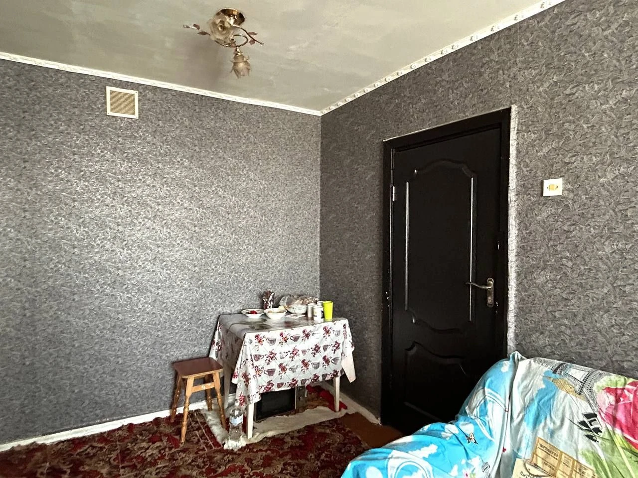 Selling room in a dormitory