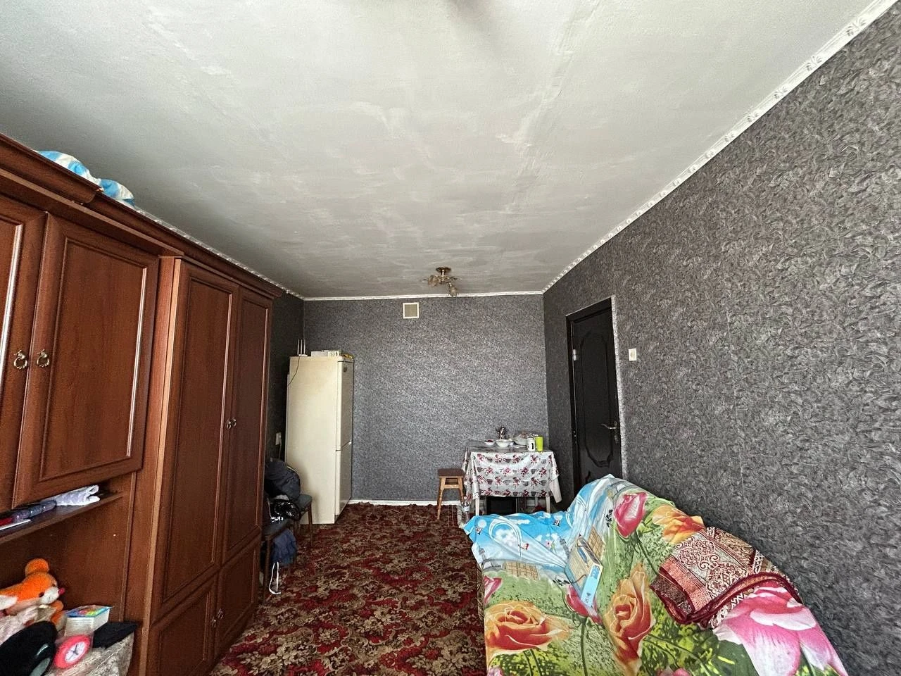 Selling room in a dormitory