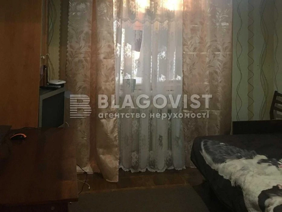 3-room apartment for sale near Sviatoshino metro station, Nivky