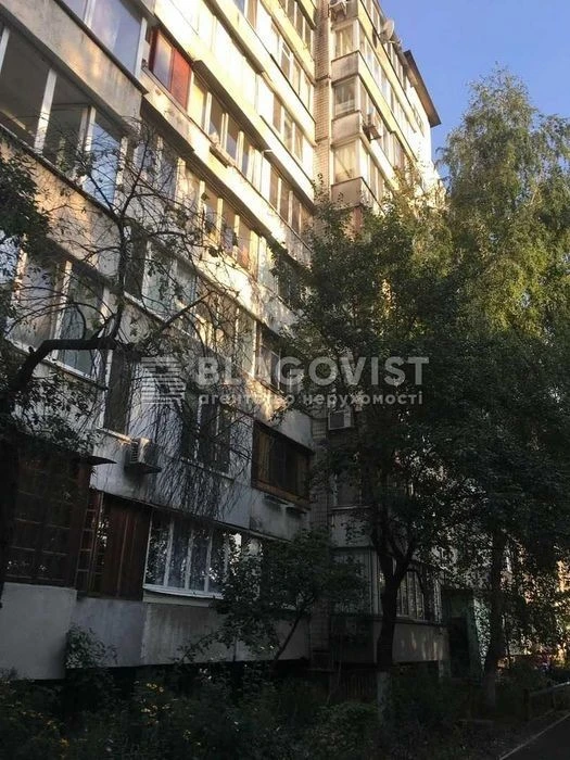 3-room apartment for sale near Sviatoshino metro station, Nivky
