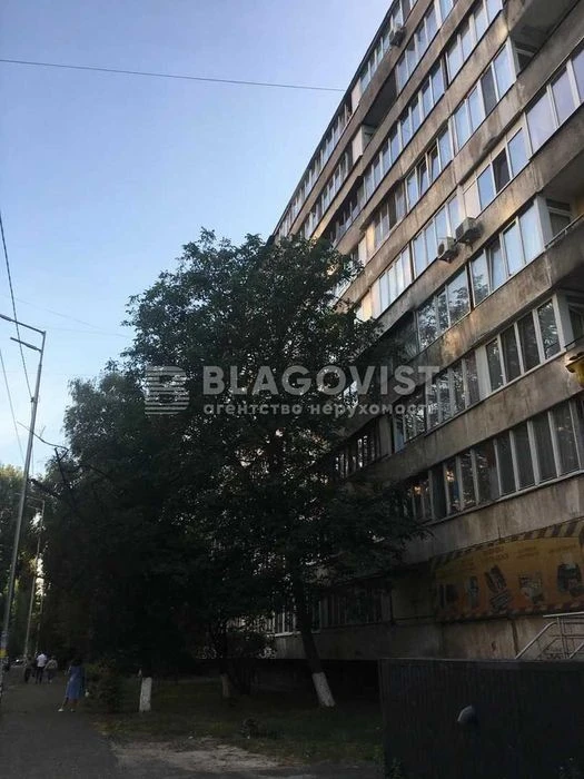 3-room apartment for sale near Sviatoshino metro station, Nivky