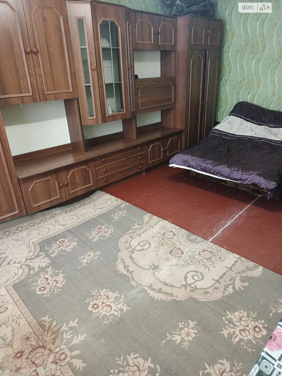 Selling Room in Southwestern Section