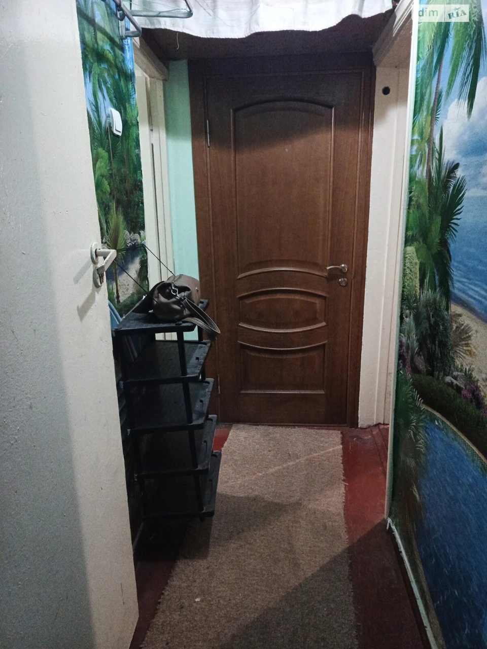 Selling Room in Southwestern Section