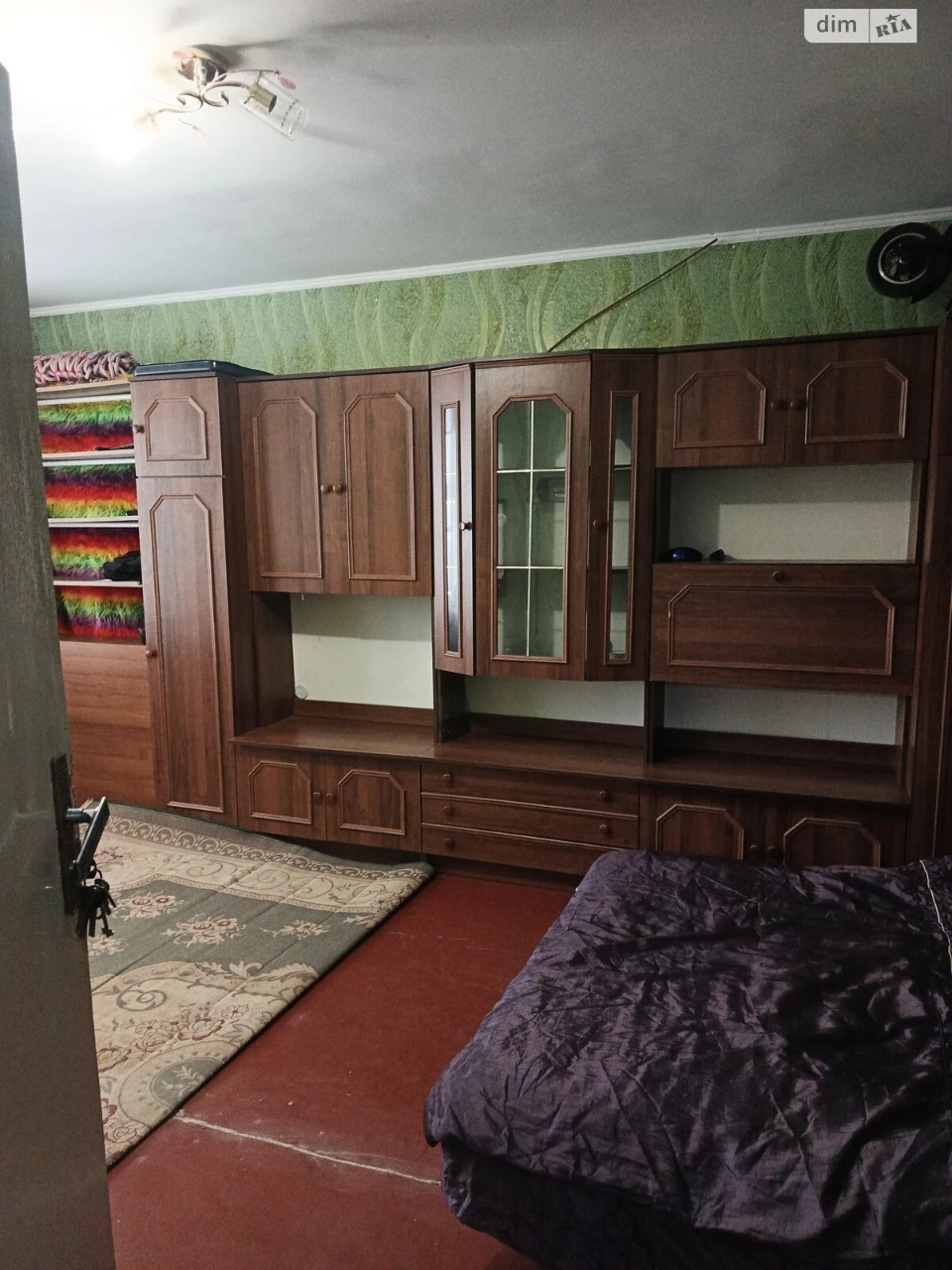 Selling Room in Southwestern Section