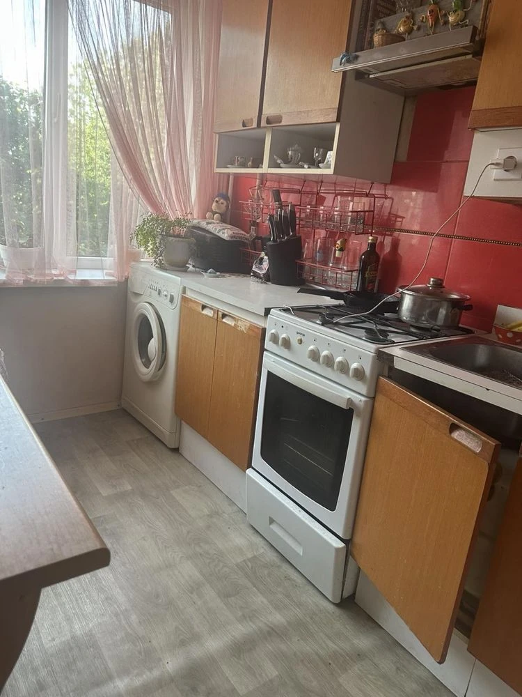 Sale of a 2-room apartment | dormitory | George Washington Street