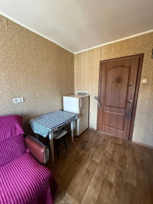 Room in a dormitory. Shevchenko 47. Red Bridge.