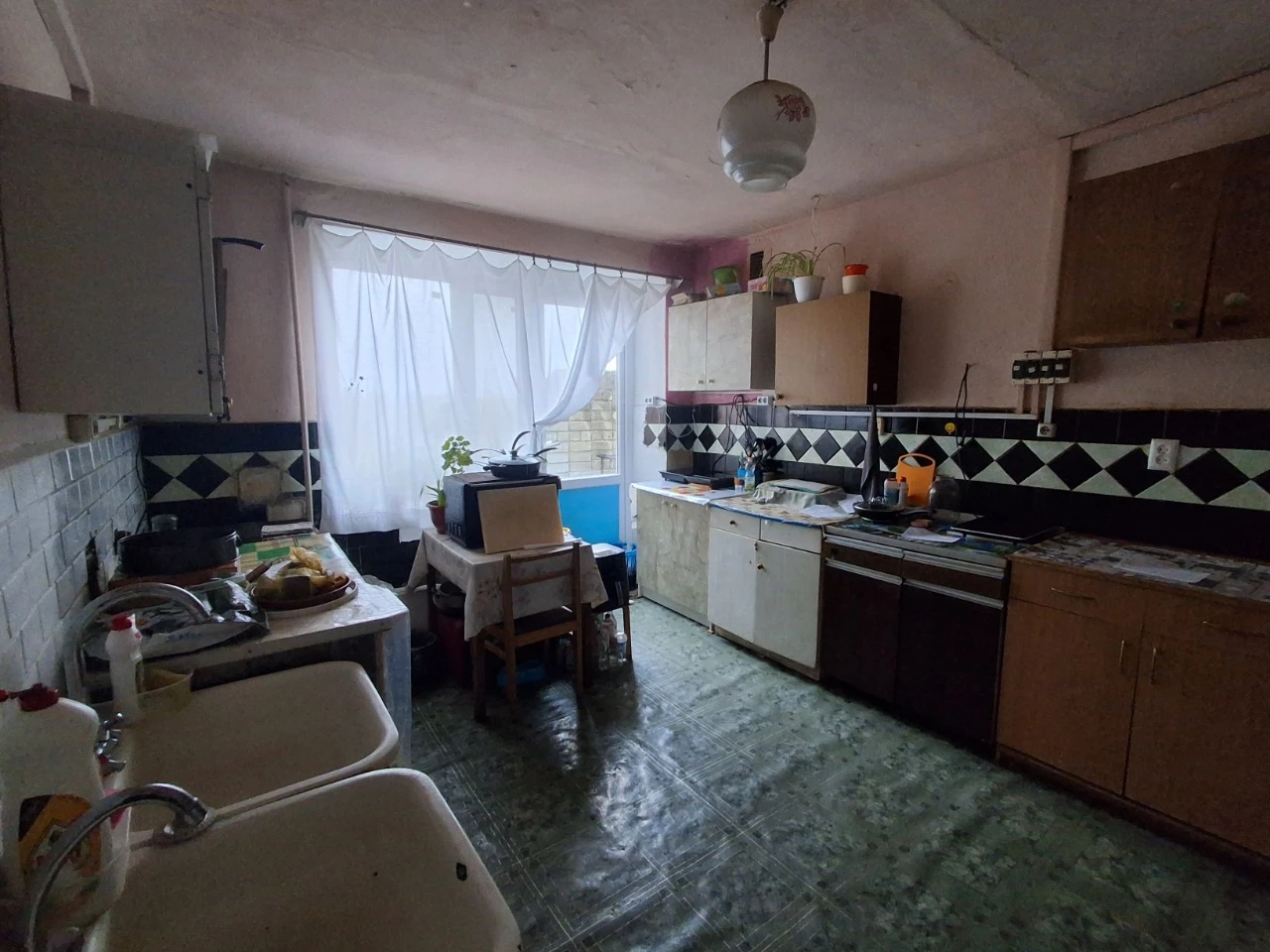 Продаж кімнати в гуртожитку.