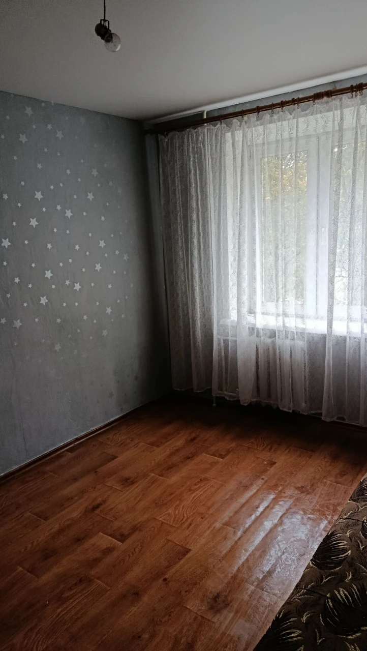 продам кімнату в гуртожитку від хазяїна