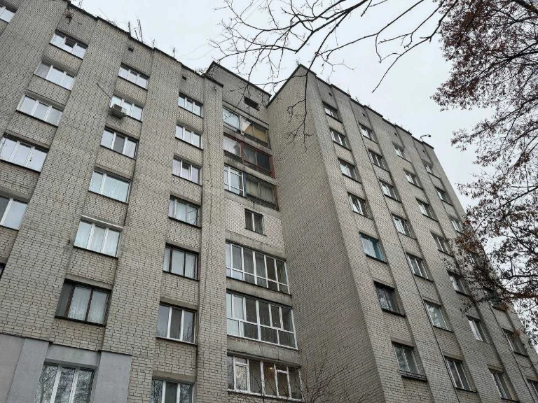 Продам кімнату в гуртожитку, вул. Білова, район Голлівуду