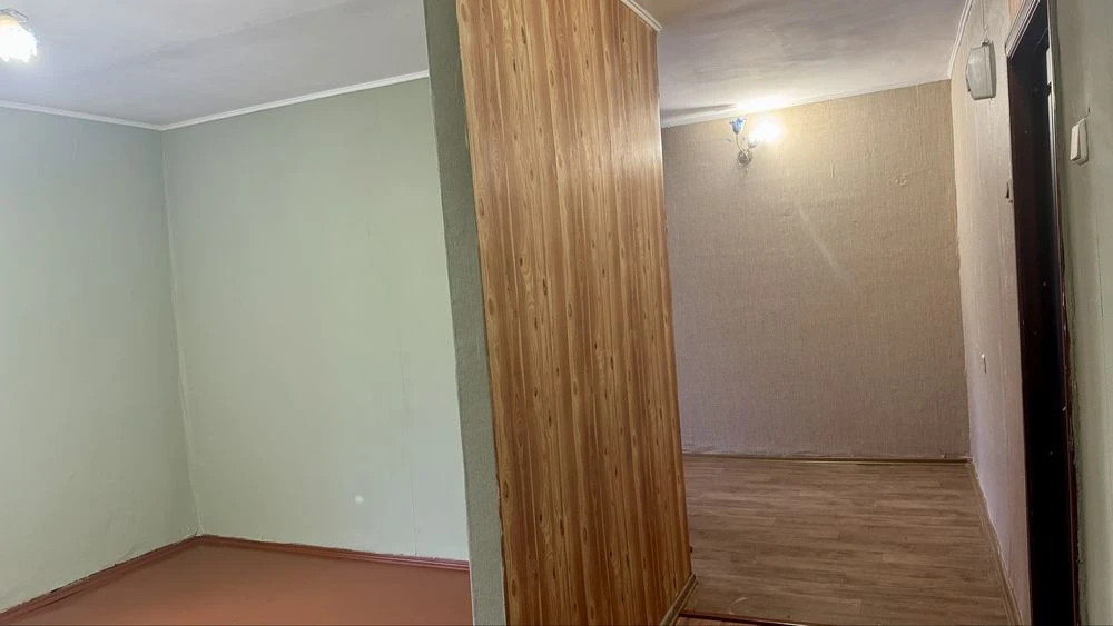 Selling Large Room 27 sq m