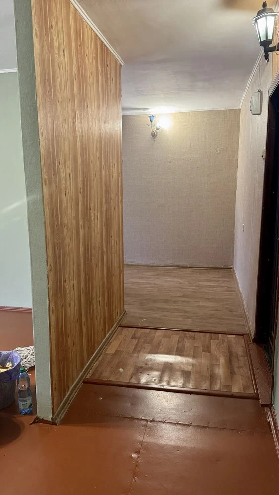 Selling Large Room 27 sq m